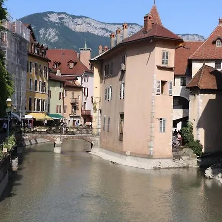 55 M²/ Chez Lorette/ 250m Lake/ Private Parking Apartament Annecy