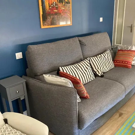 55 M²/ Chez Lorette/ 250m Lake/ Private Parking Apartament